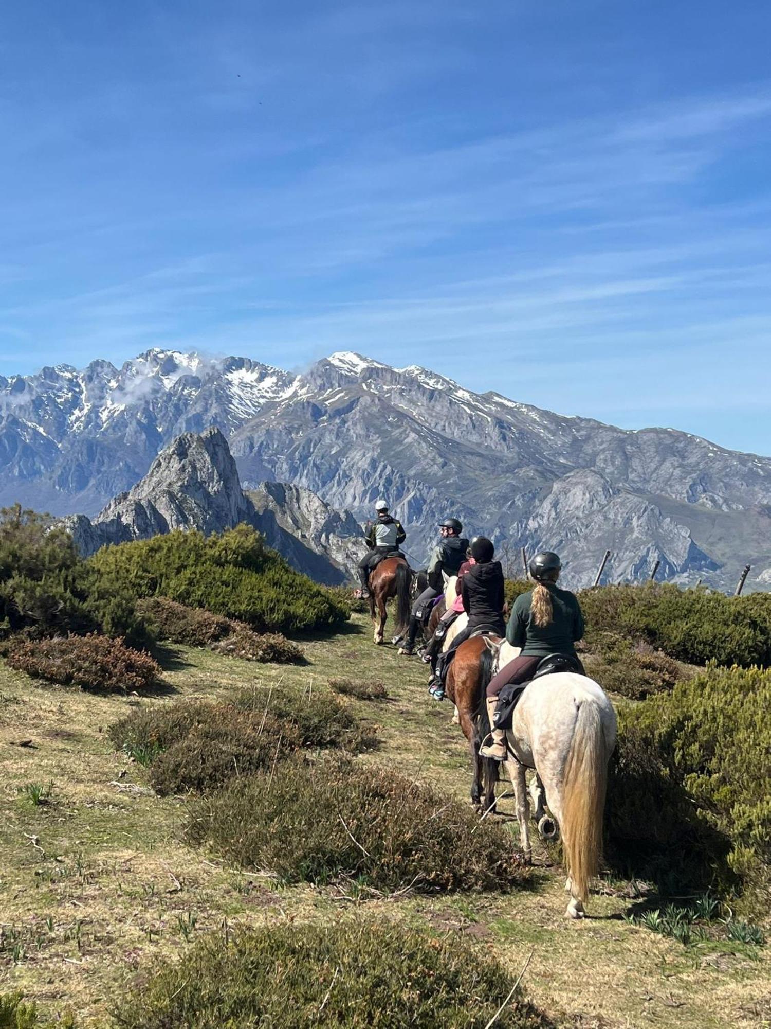 Hosteria Picos De Europa Potes Exterior foto